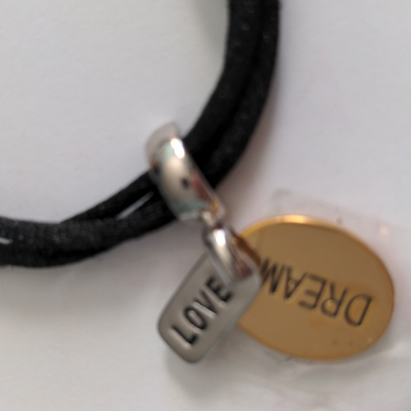 New charm bracelet. Love, Faith, Dream, Believe. 7" + 1" long. Gift box - Picture 2 of 6